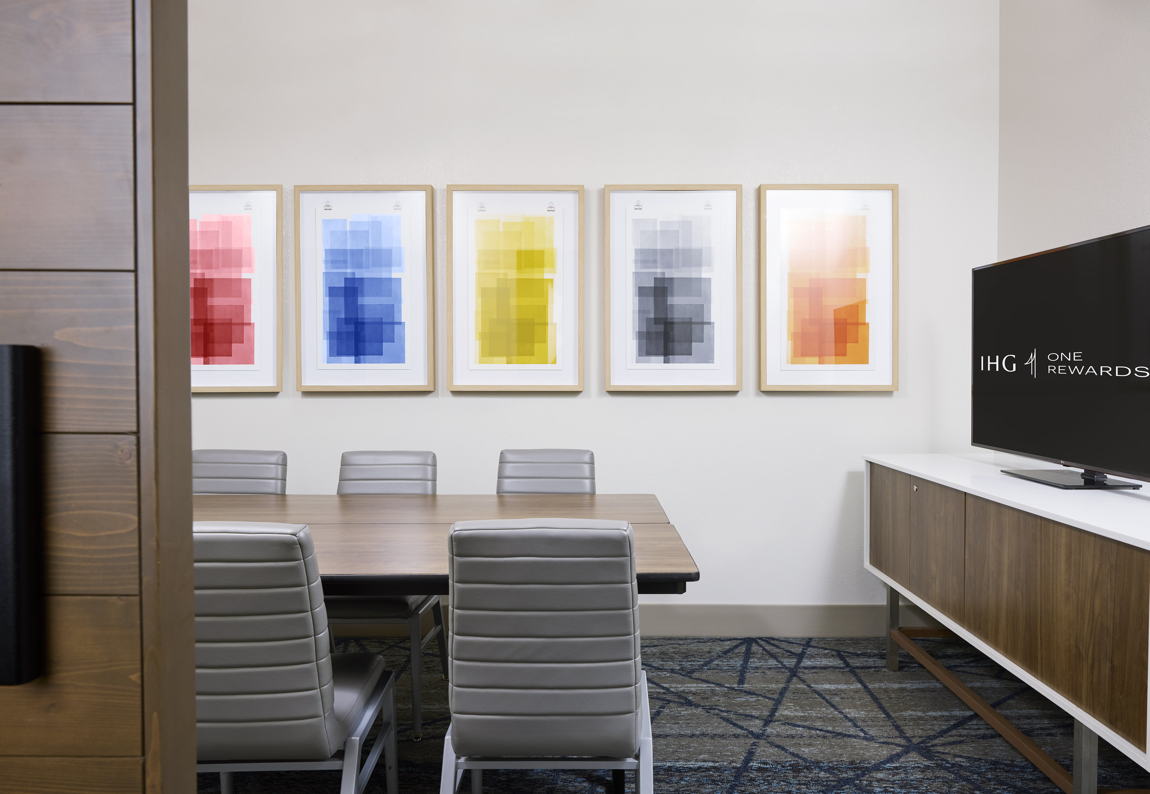 Holiday Inn Express & Suites Elgin - Chicago Northwest by IHG 23/24