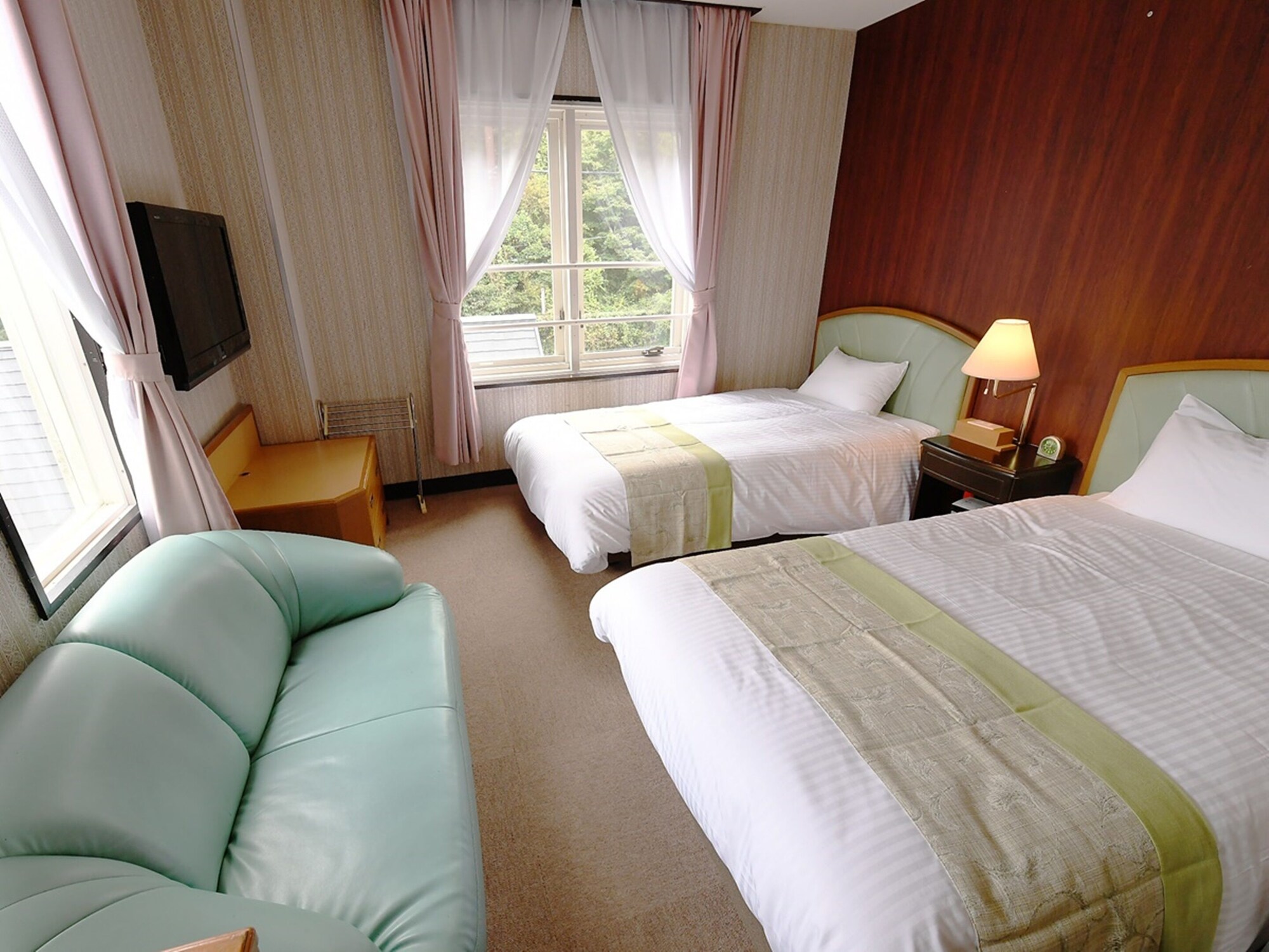 Standard, Twin Beds