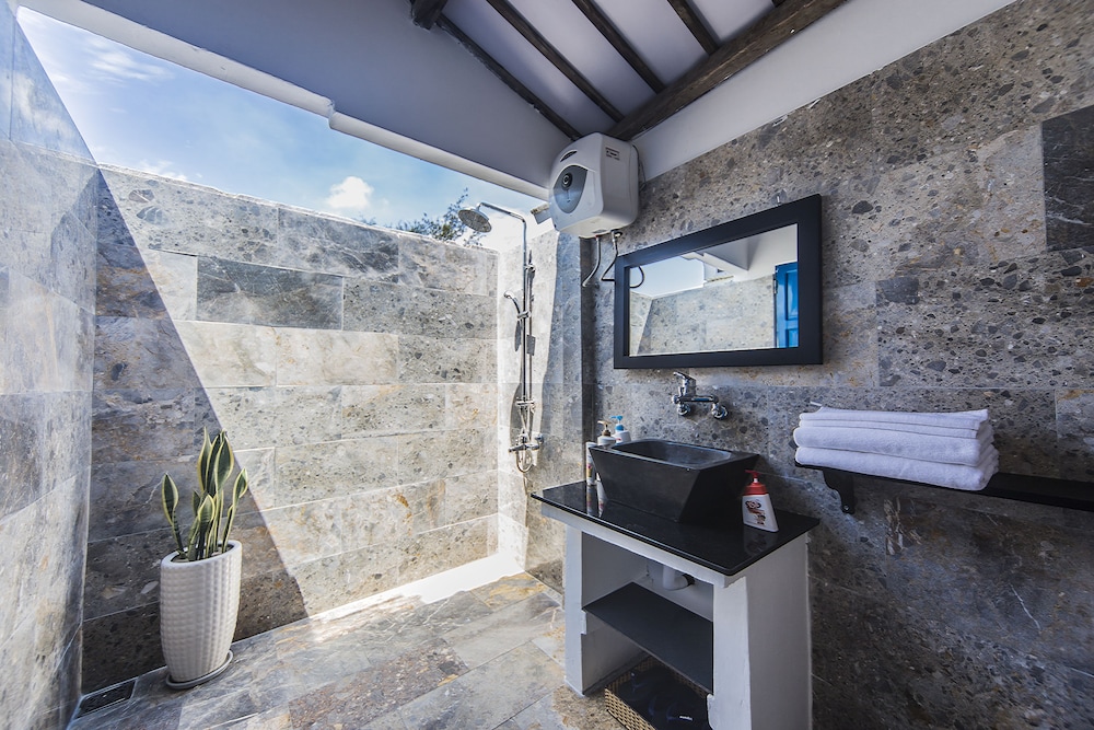Cashew Tree Bungalow 43/65