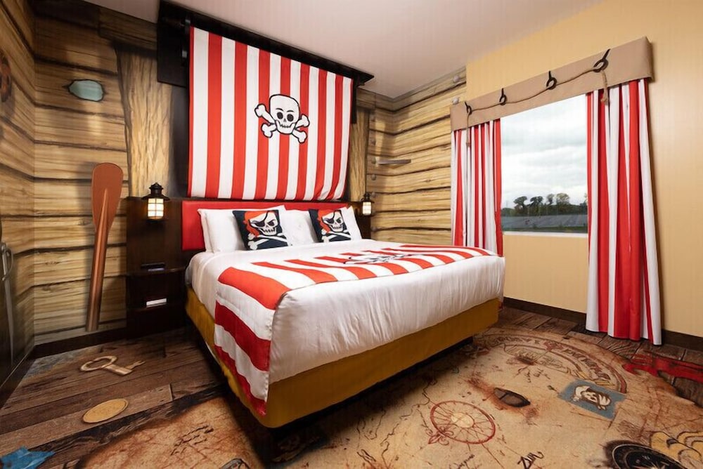 Theme, Pirate, Premium, 1 King and 1 Single Beds, Bunk Bed