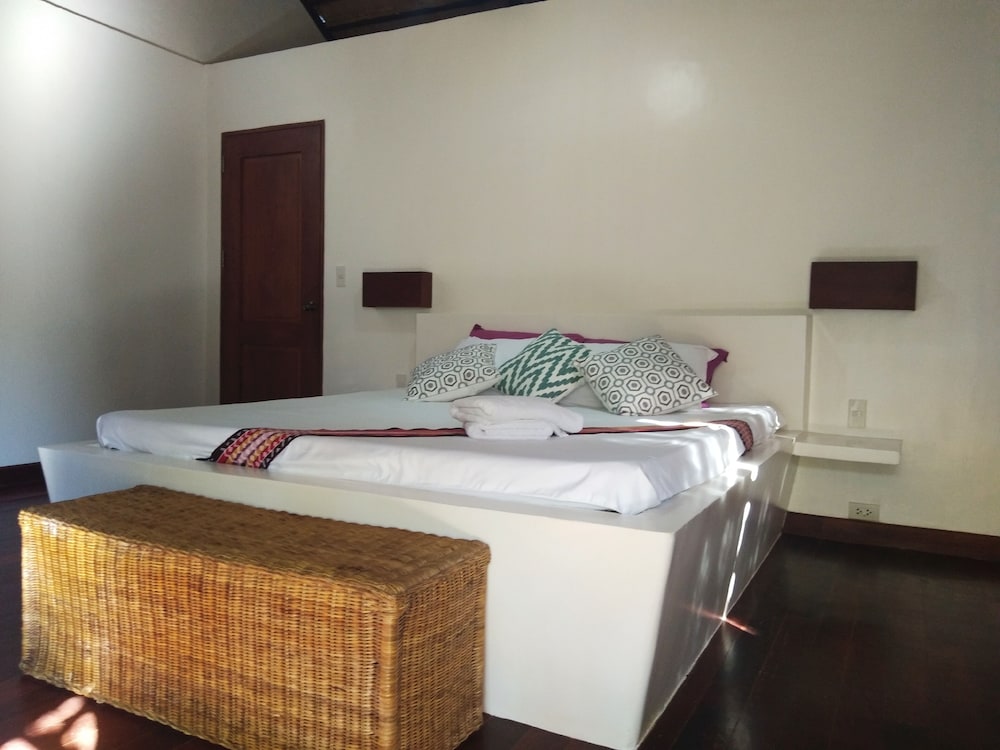 Villa Kalachuchi B&B 19/56