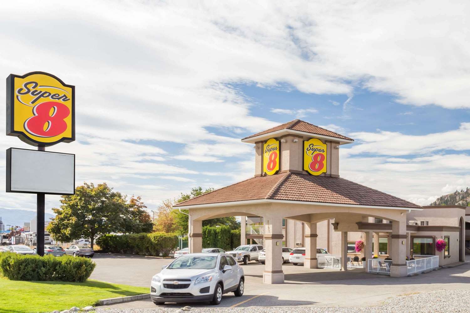 Super 8 by Wyndham Kelowna BC 36/38