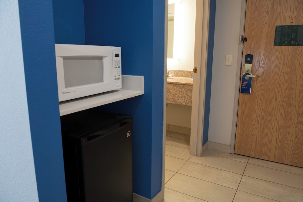 Holiday Inn Express Hotel And Suites Elkhart South 62/70