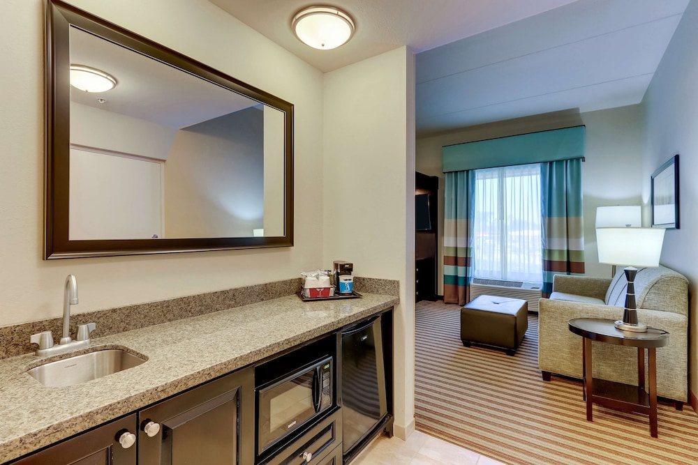 Hampton Inn & Suites Swansboro Near Camp Lejeune, NC 43/64