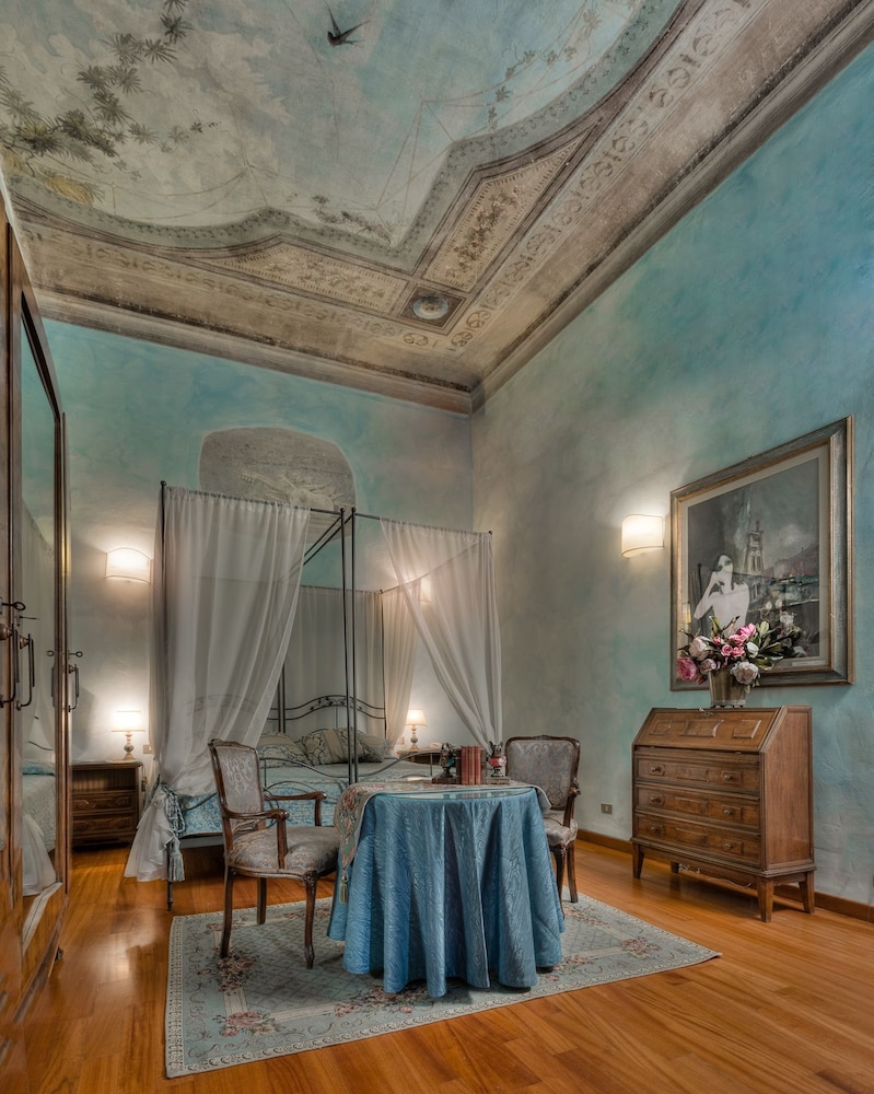 Palazzo Dal Borgo 38/58