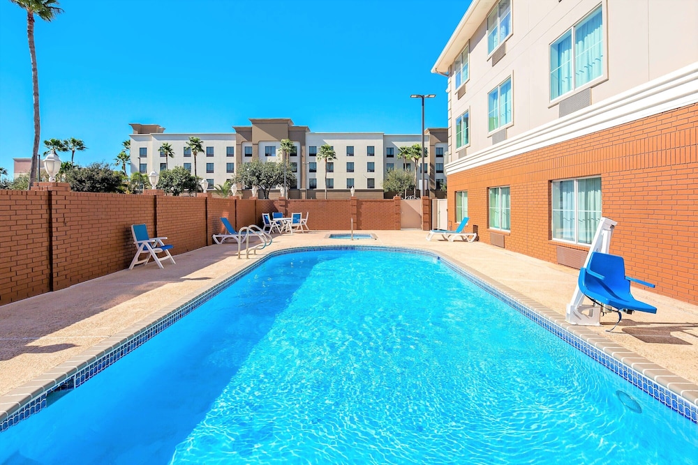La Quinta Inn & Suites by Wyndham Pharr North McAllen 5/58