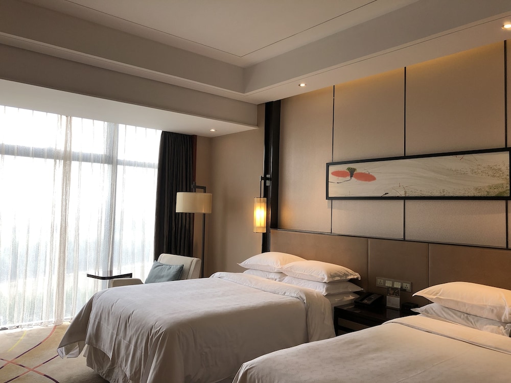 Sheraton Langfang Chaobai River Hotel 10/42