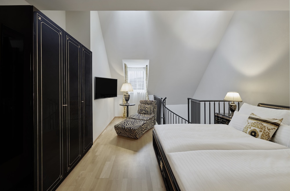 Hotel Schwarzer Adler 15/48