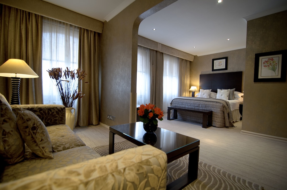 The Beaufort Knightsbridge 16/41