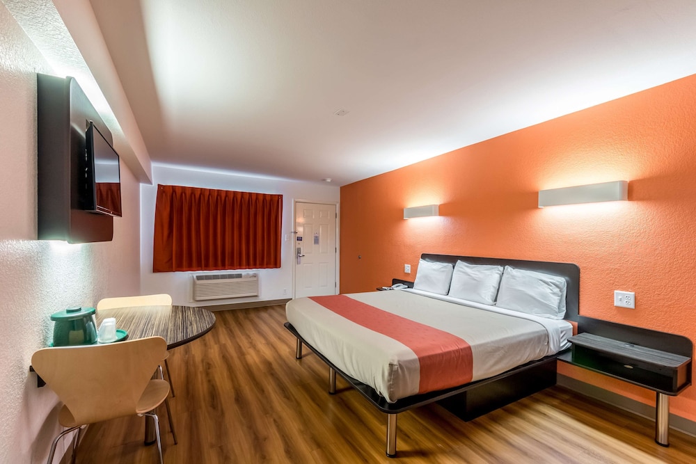STANDARD, KING BED