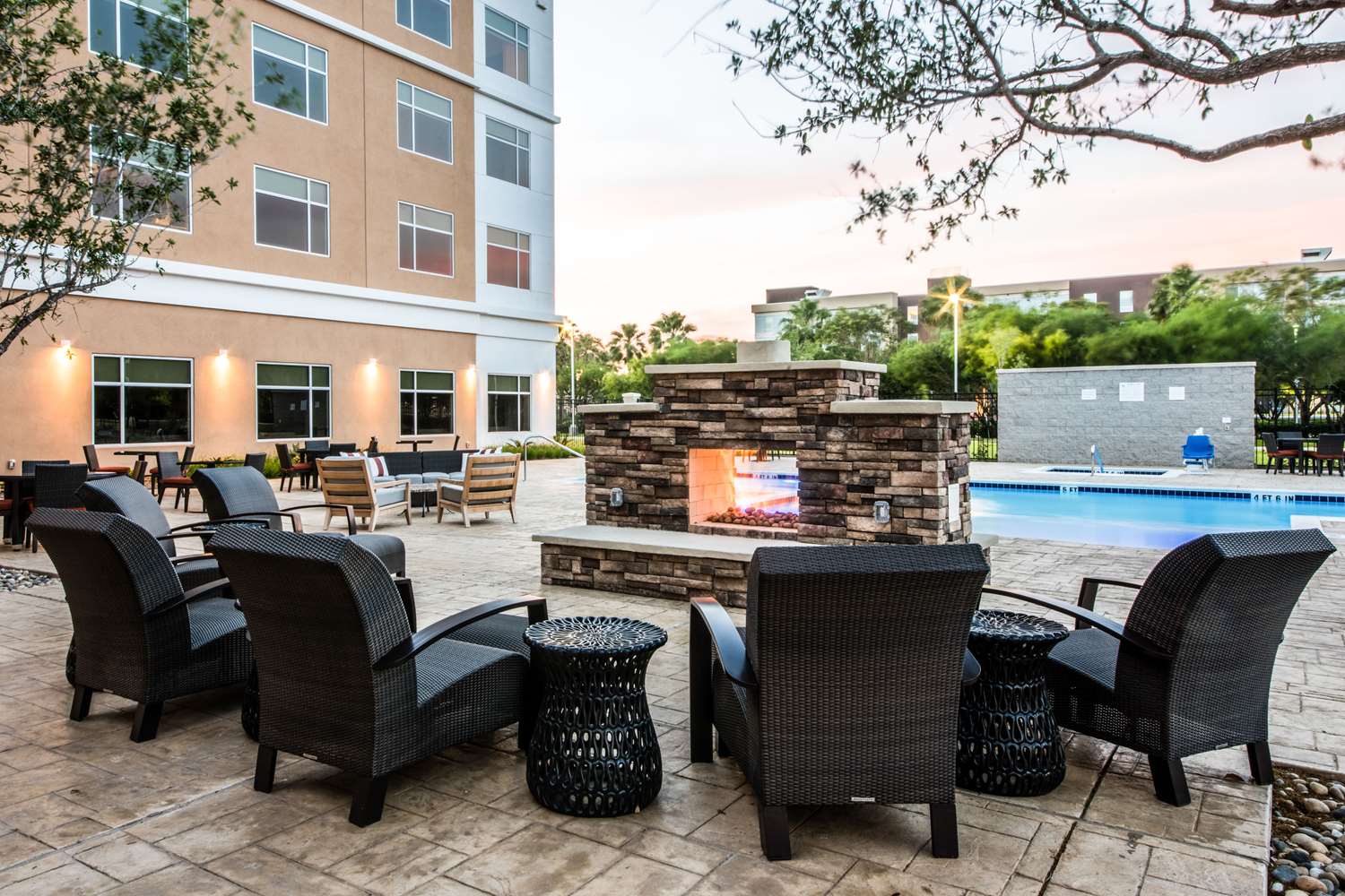 Cambria Hotel McAllen Convention Center 38/40