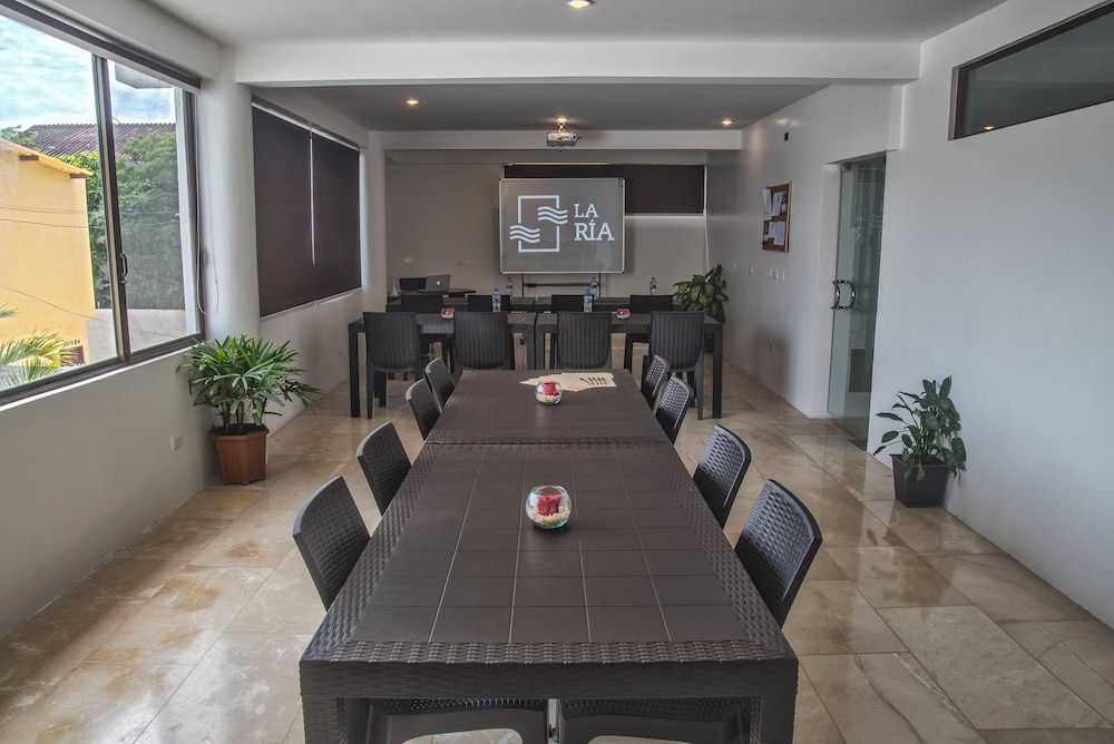 Hotel La Ria Playas 35/42