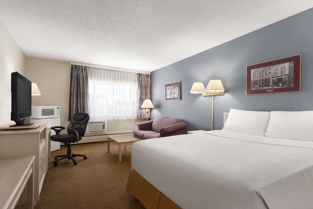 Travelodge by Wyndham Calgary South 14/63