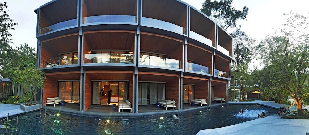 Sichon Cabana Beach Resort 3/80