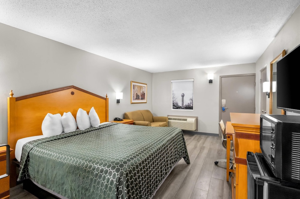 ROOM, KING BED, ACCESSIBLE