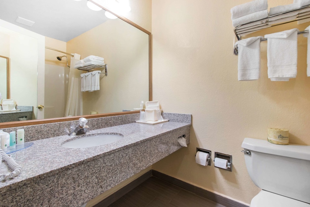 Quality Inn & Suites Crescent City Redwood Coast 21/52