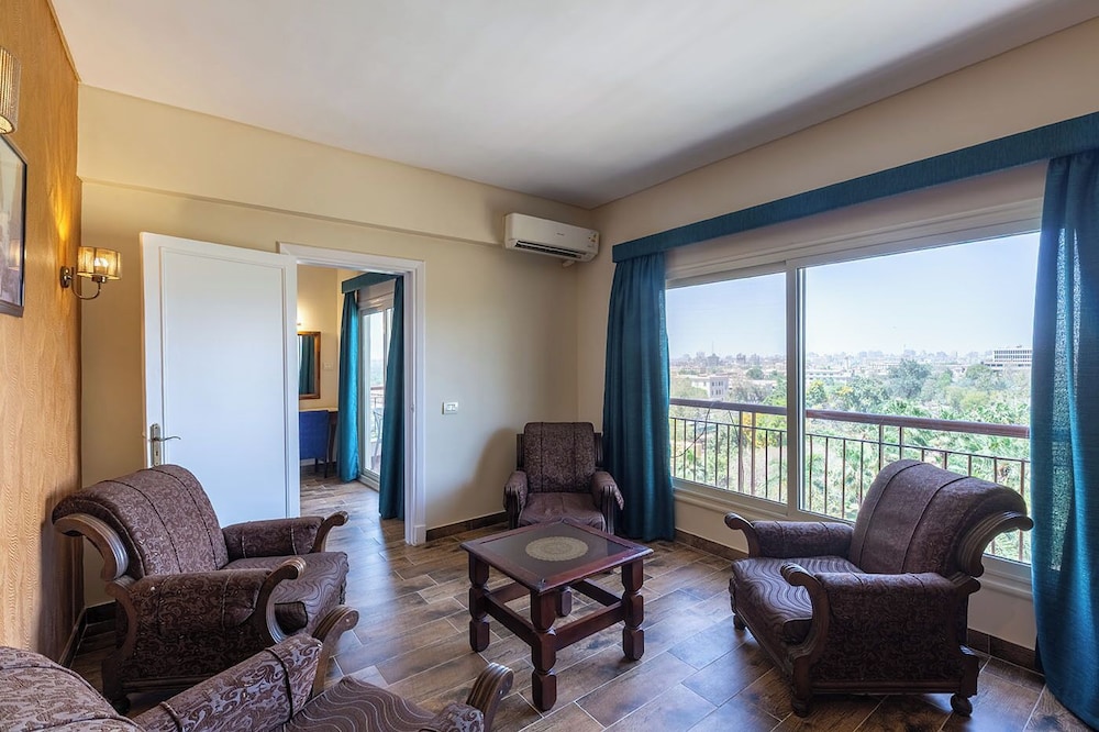 St George Hotel Cairo 48/72