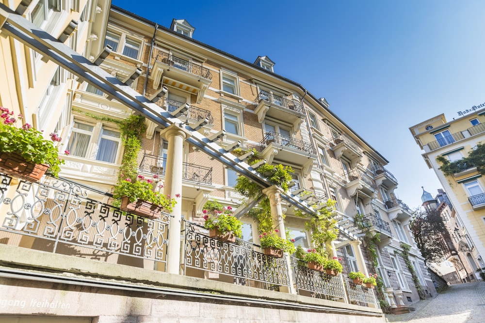 Heliopark Bad Hotel zum Hirsch in BADEN BADEN
