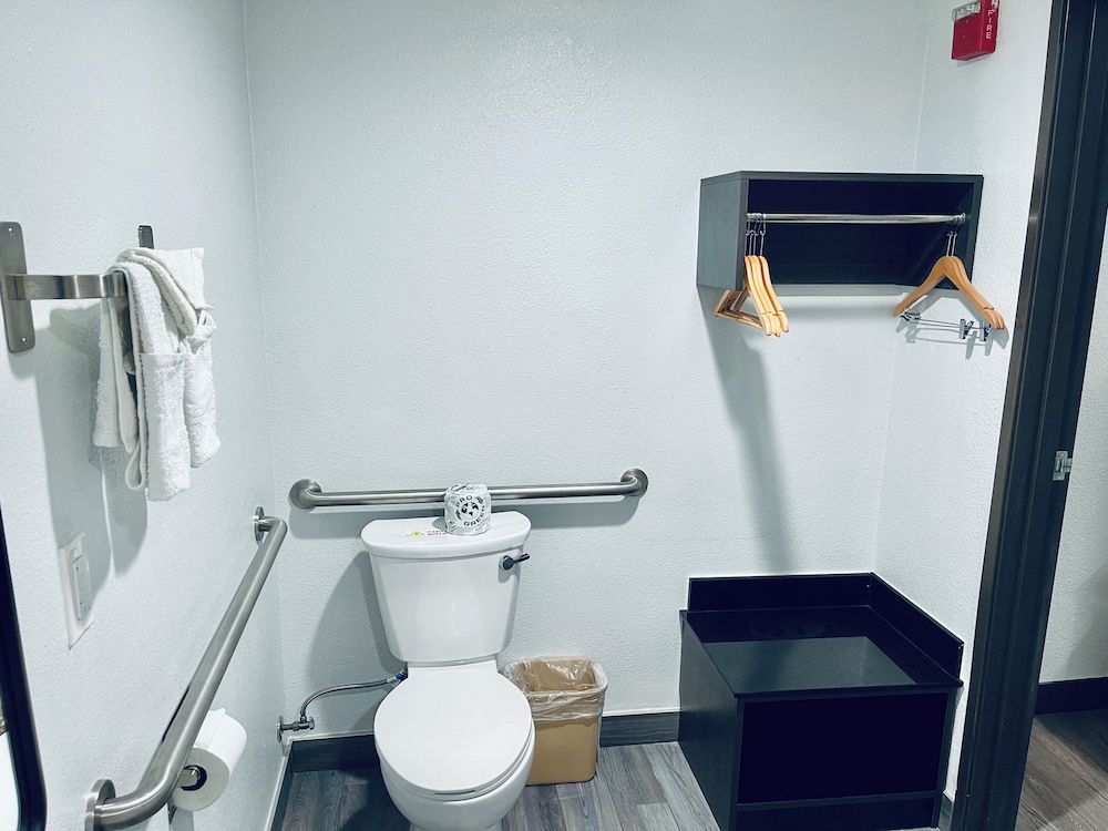 Motel6 San Bernardino, CA - North 55/58