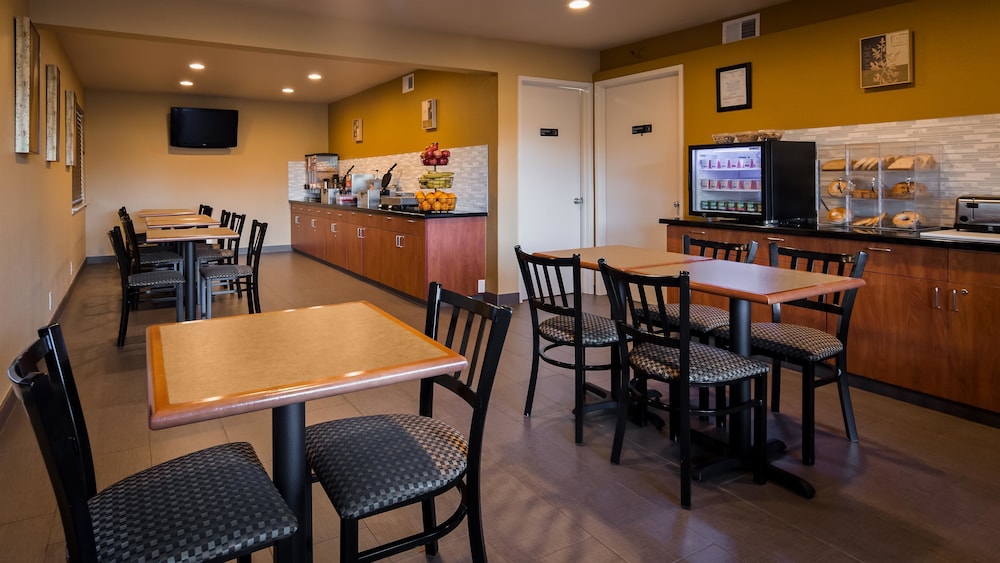 Best Western Cordelia Inn 20/27