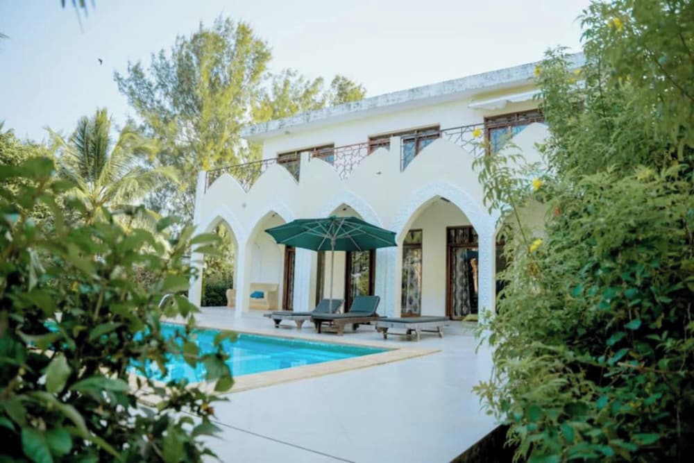 Villa Serenity 53/57