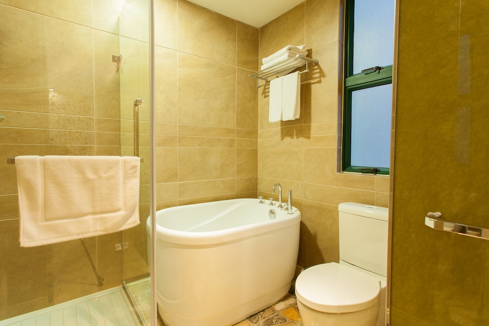 Harbour Bay Hotel 28/32