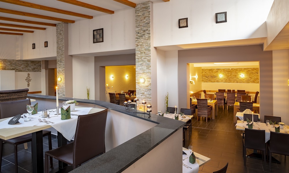 Aqualux Wellness And Tagungshotel 51/63