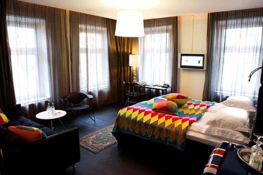 Hotel Flora 43/50