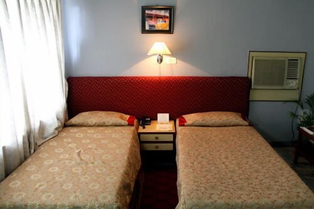 Pallavi International Hotel 17/25