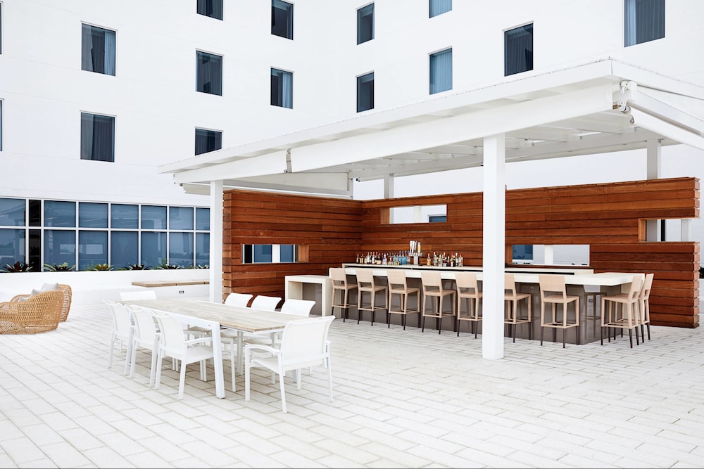 AC Hotel by Marriott Miami Aventura 58/59