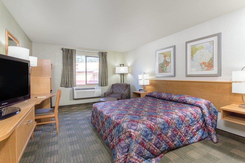 Super 8 By Wyndham Lacey Olympia Area 34/52