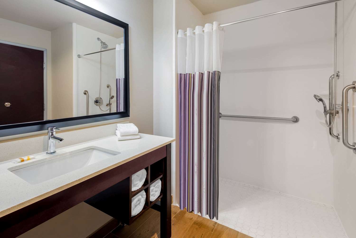 La Quinta Inn And Suites By Wyndham Mcallen Convention Center 54/56