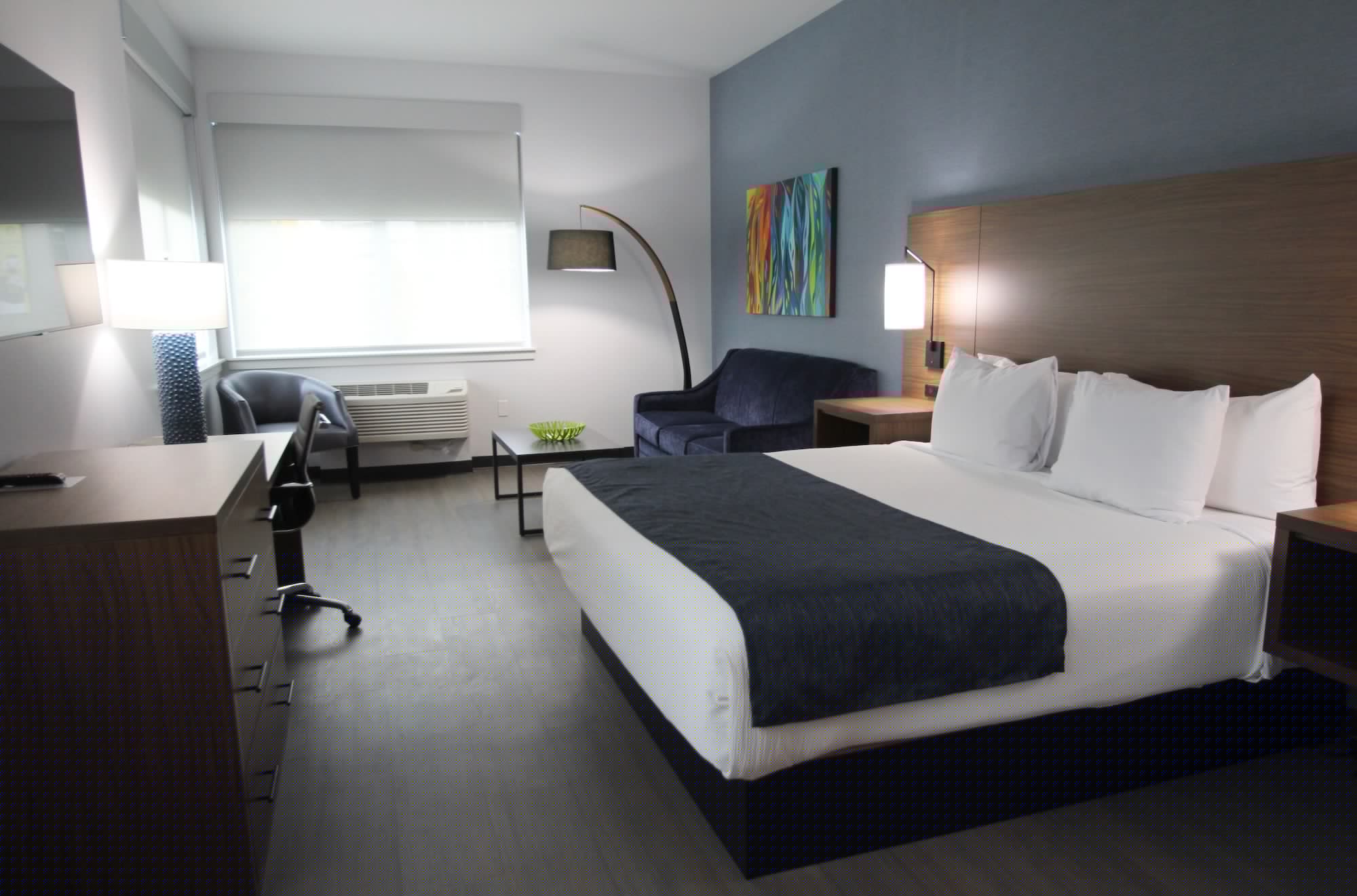 FRANKLIN, STUDIO, SUITE, KING BED, SOFA