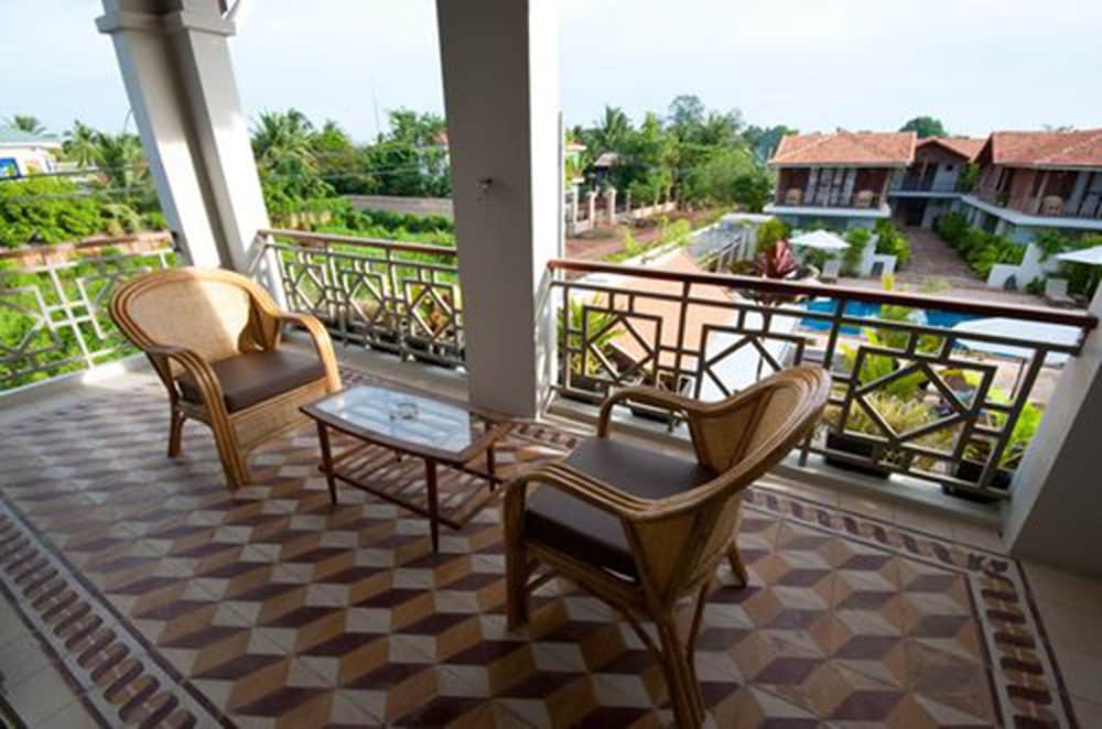 Bambu Hotel 34/53