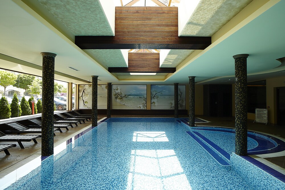 swimming pool spa