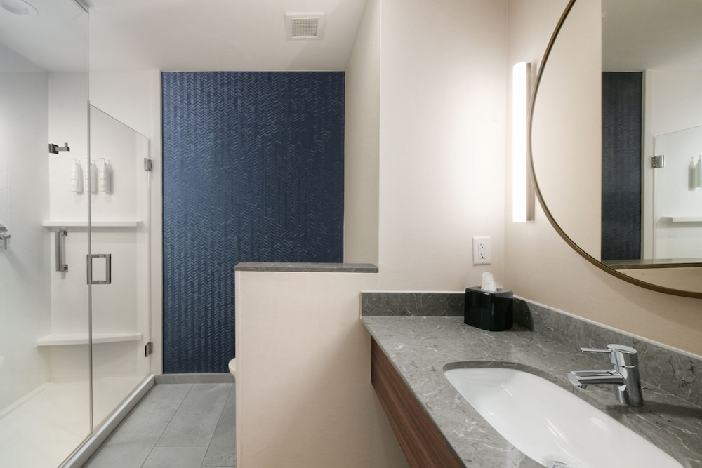 Fairfield Inn & Suites Dallas East 18/22