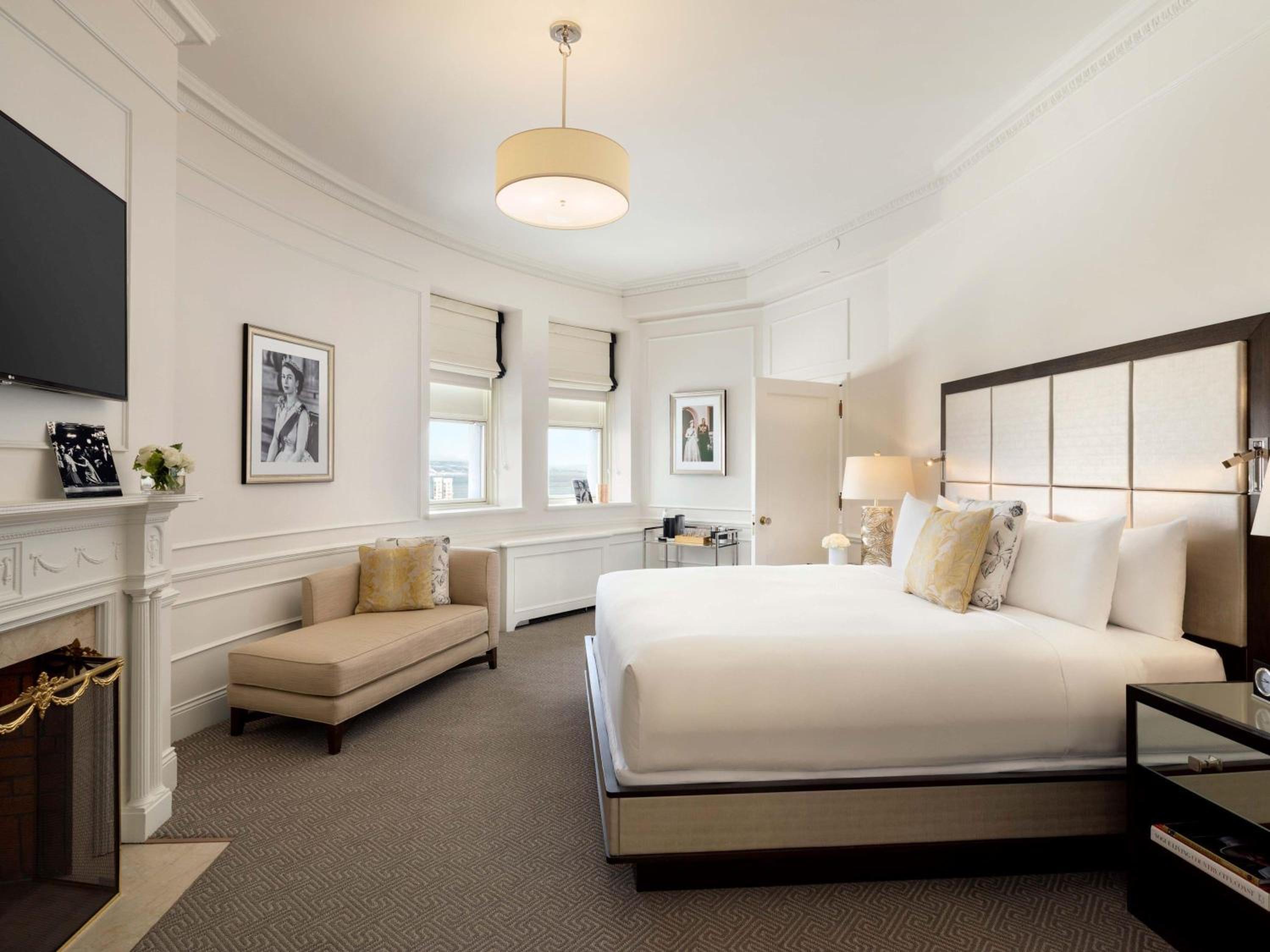 1 Bedroom, Elizabeth, Suite, Queen Bed, with View