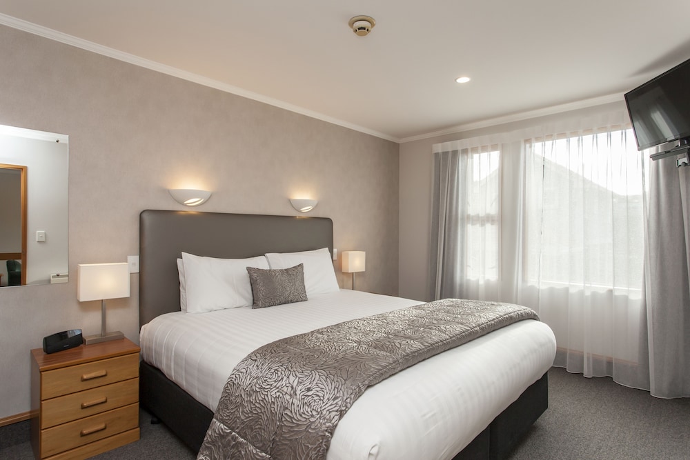 1 BEDROOM, APARTMENT, KING BED, JETTED TUB