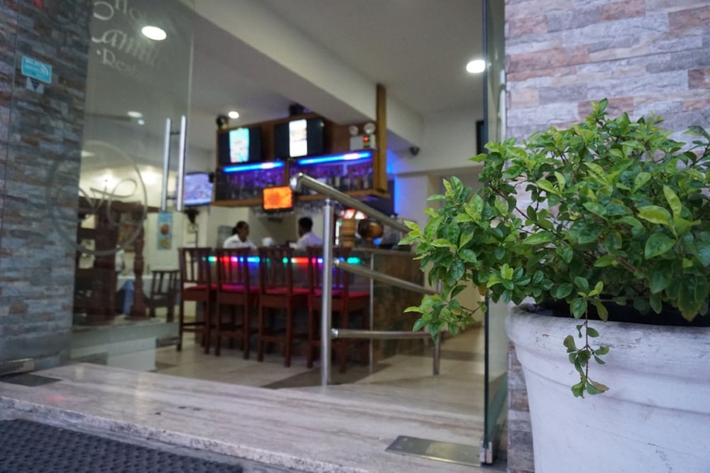Hotel Restaurant Hamilton Beach Resort 55/66