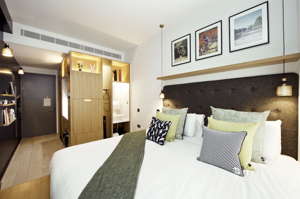 WILDE, STUDIO, DOUBLE BED