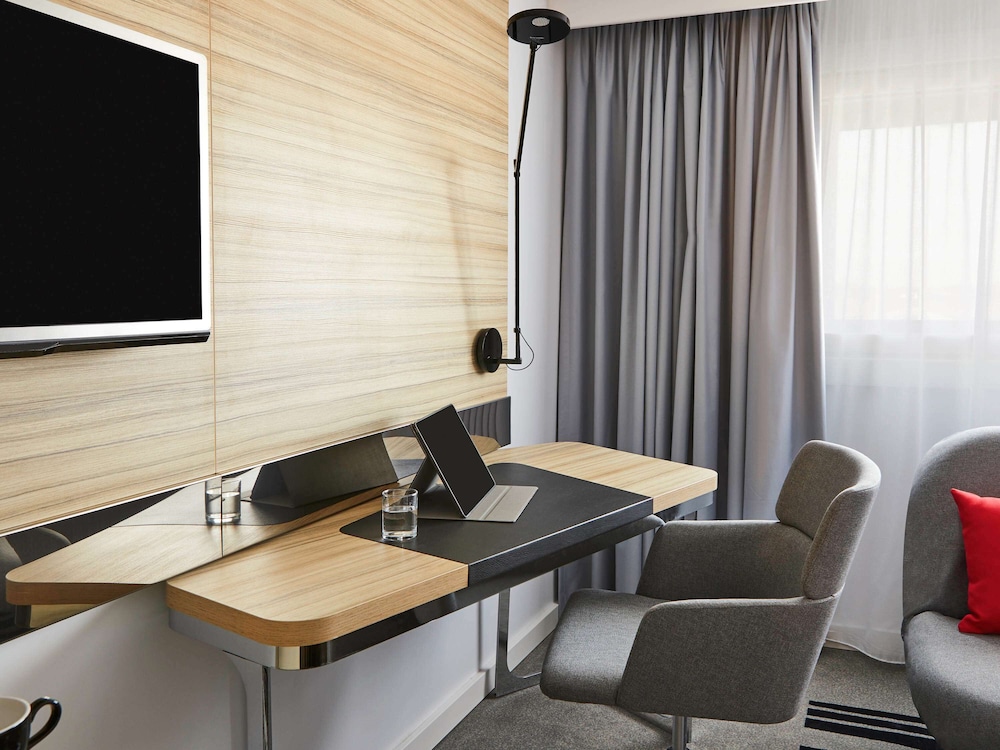 NOVOTEL BIRMINGHAM AIRPORT 56/66