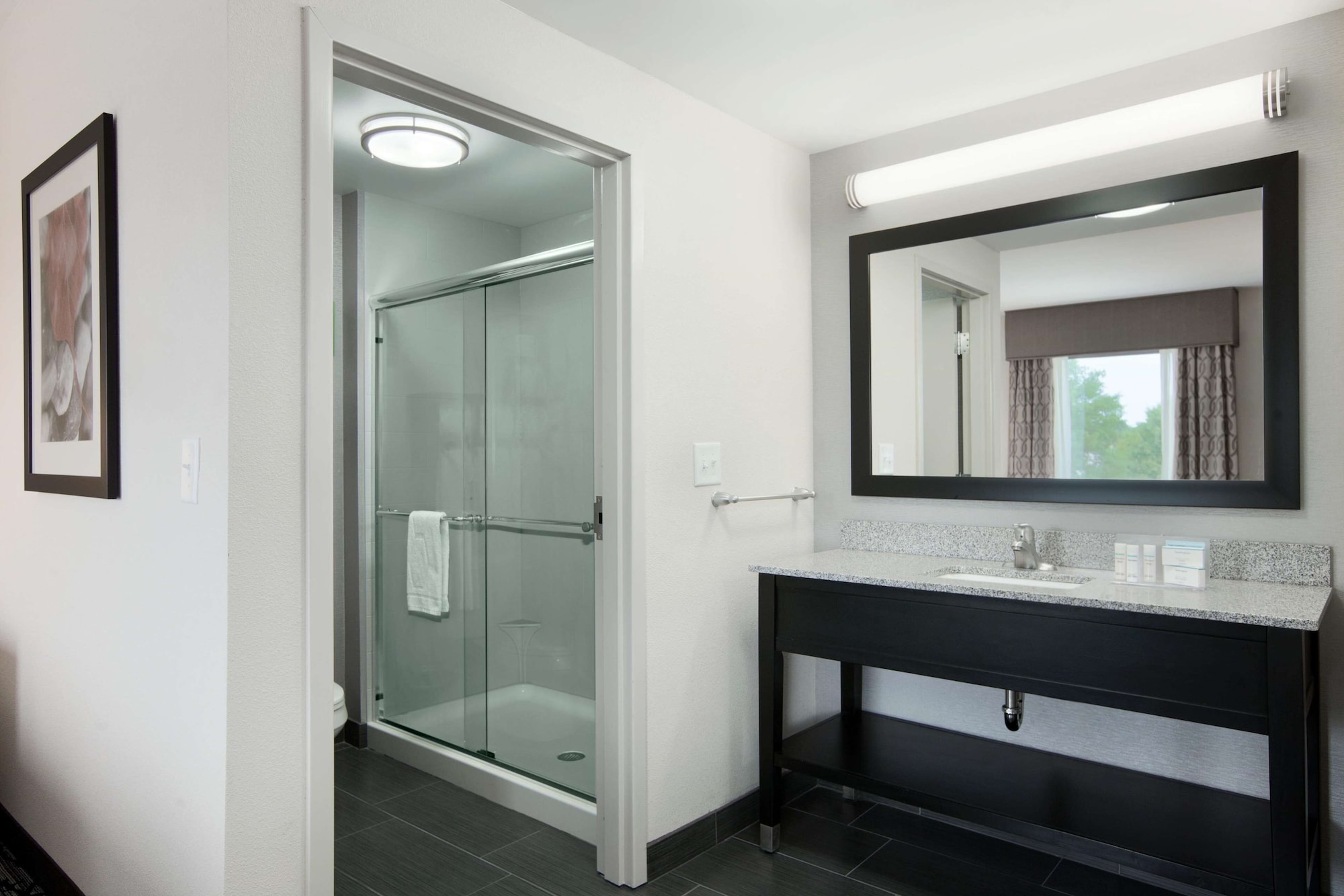 STUDIO, KING BED, ACCESSIBLE