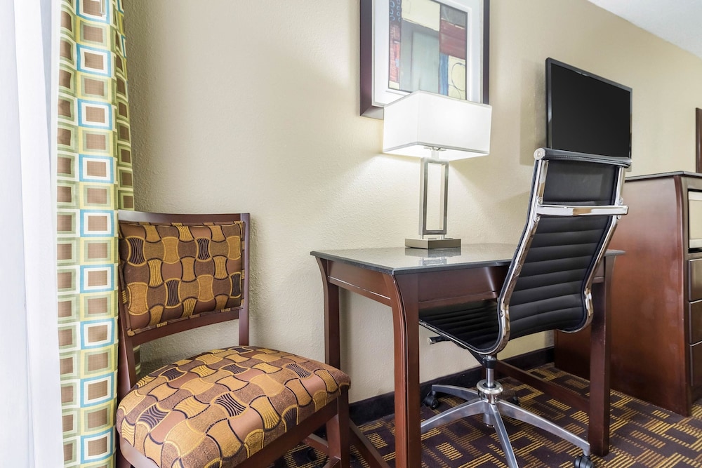Quality Inn & Suites Arden Hills - Saint Paul North 29/37