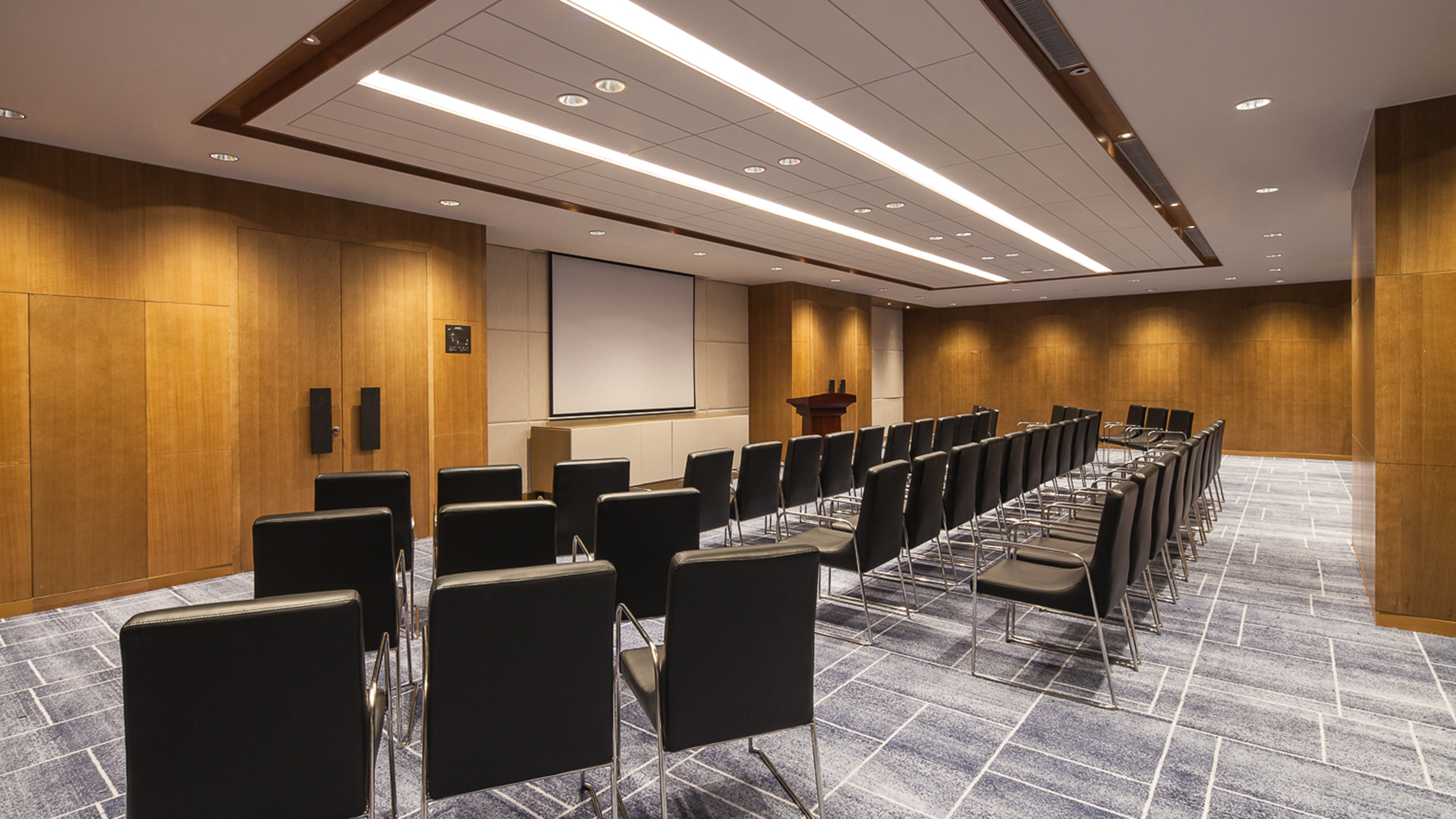 HOLIDAY INN NANJING QINHUAI SOUTH 23/34