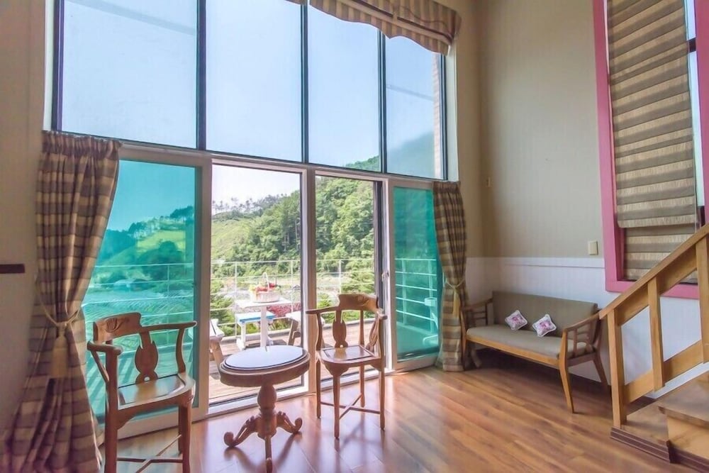 Peongcang Sunny Junny Pension 20/50