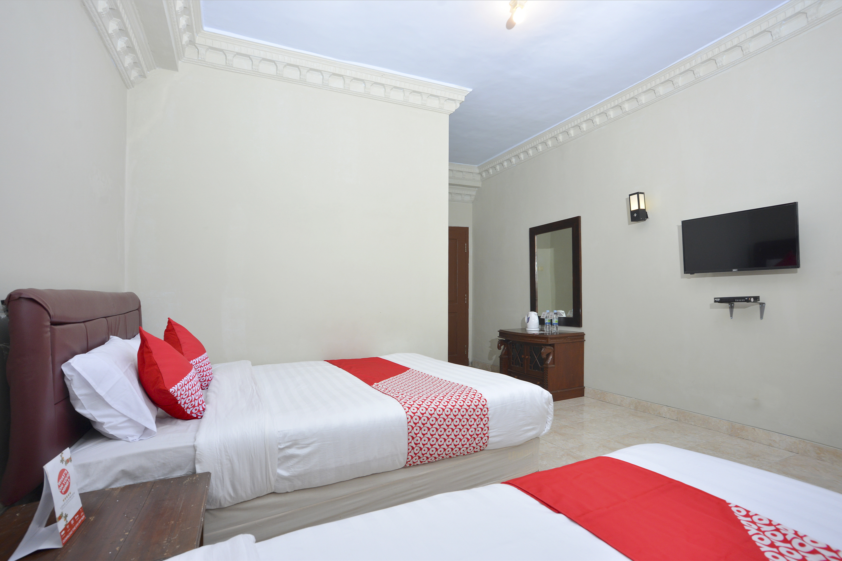 OYO 586 Hotel Wijaya 10/72