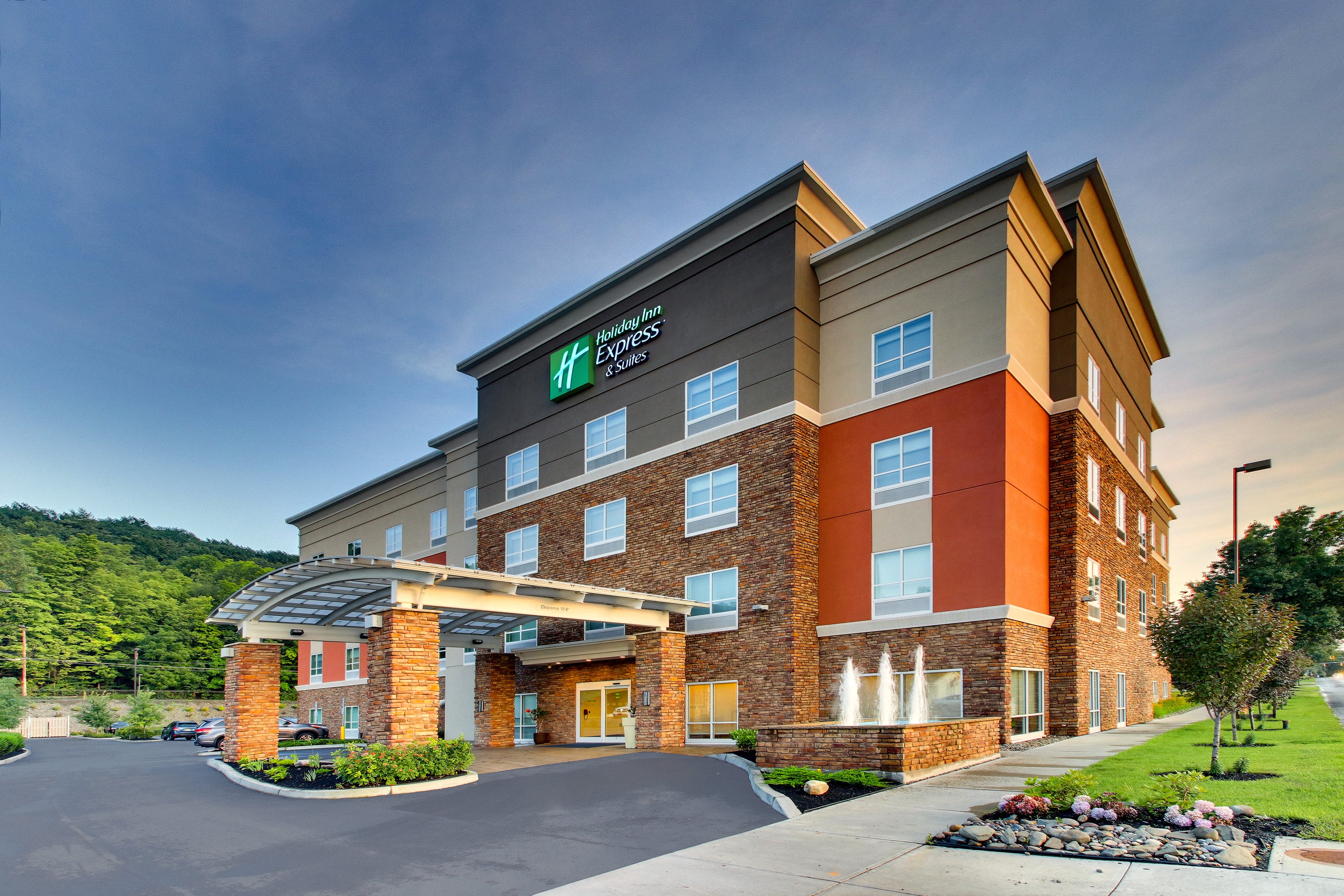 Holiday Inn Express Suites Ithaca 66/69