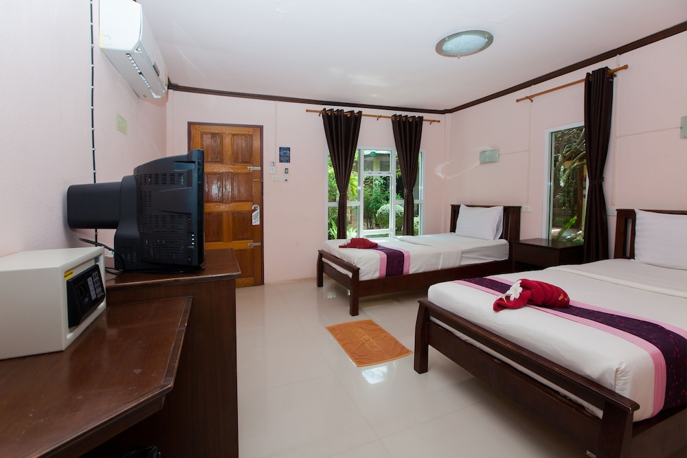 LANTA RIVIERA RESORT 20/37