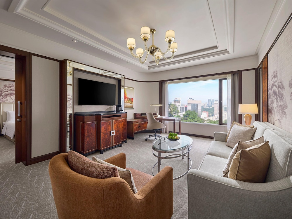 Shangri-La Kuala Lumpur 30/50