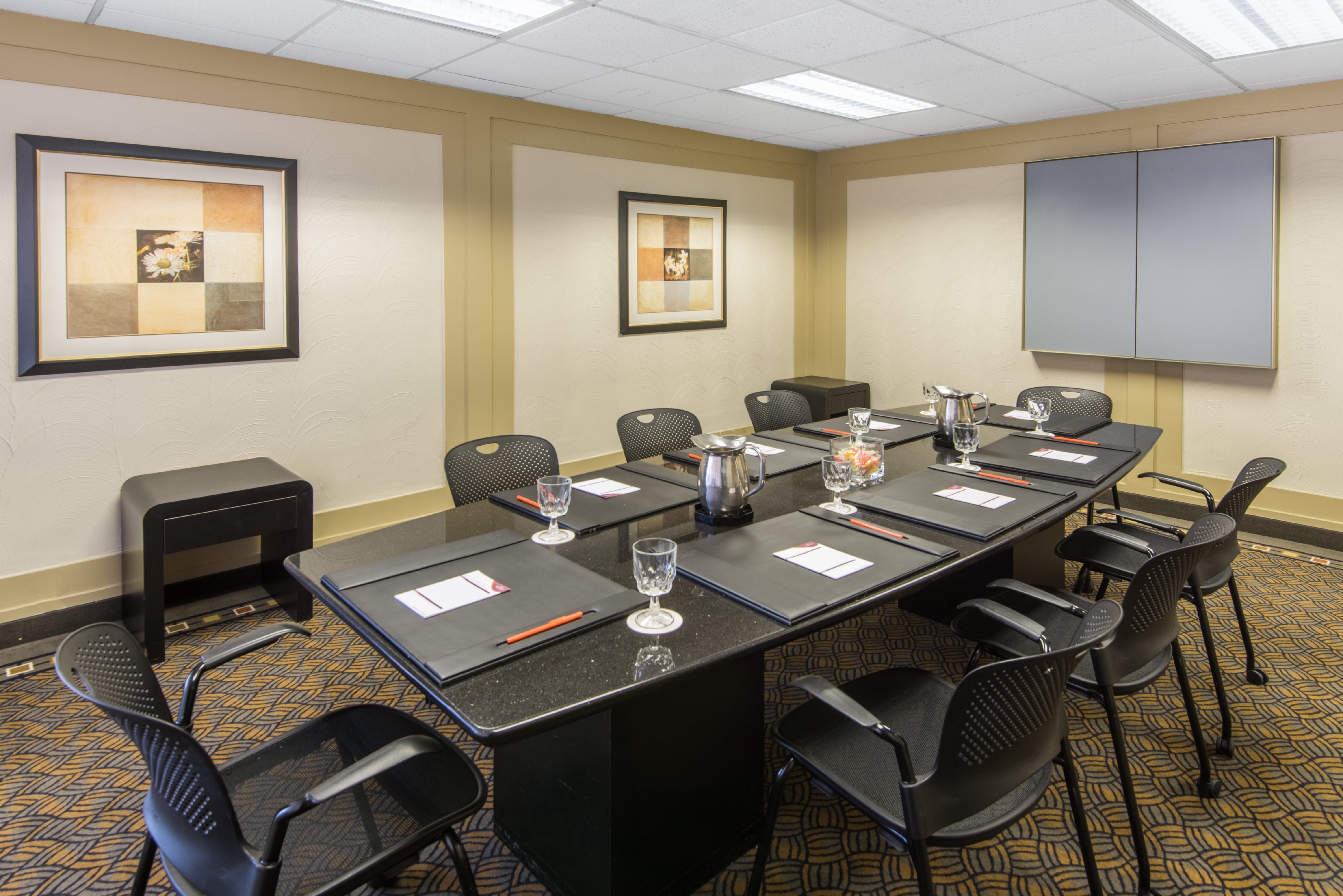 Crowne Plaza Virginia Beach Town Center 70/75
